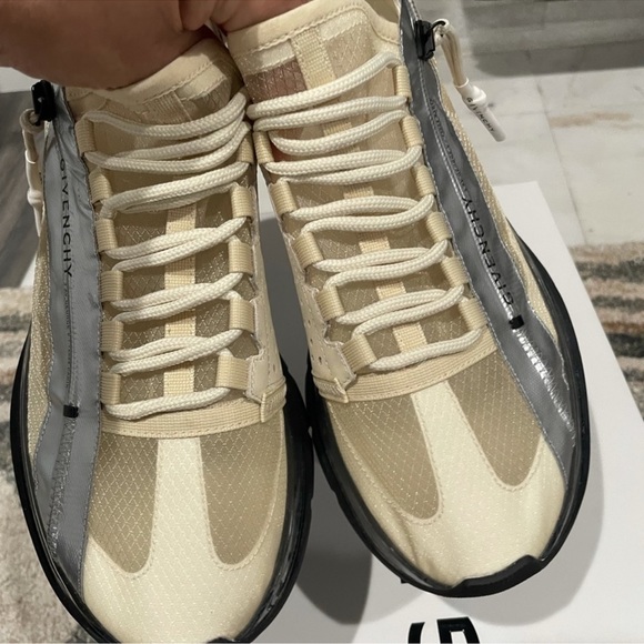 Givenchy Spectre Sneakers - Picture 12 of 13
